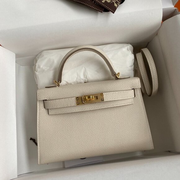 Classic Hermes Bag: A Stylish and Versatile Choice for Elegance - Picture 1 of 4